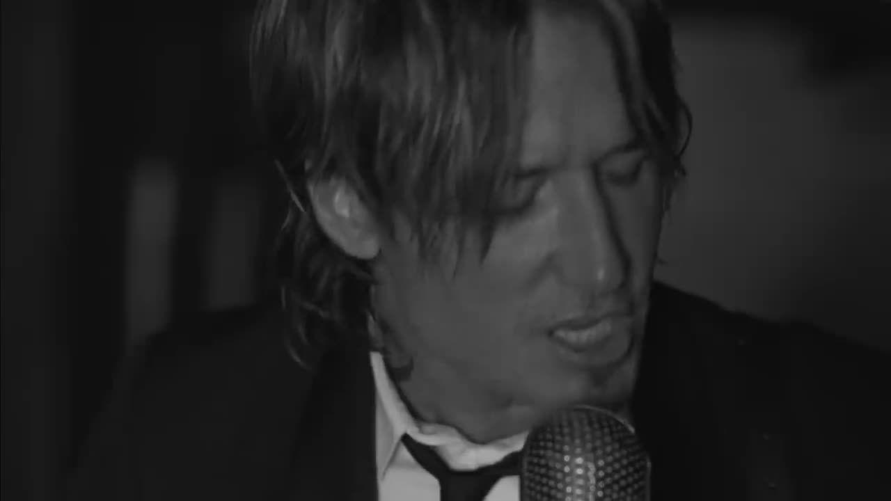 Keith Urban - Blue Ain’t Your Color