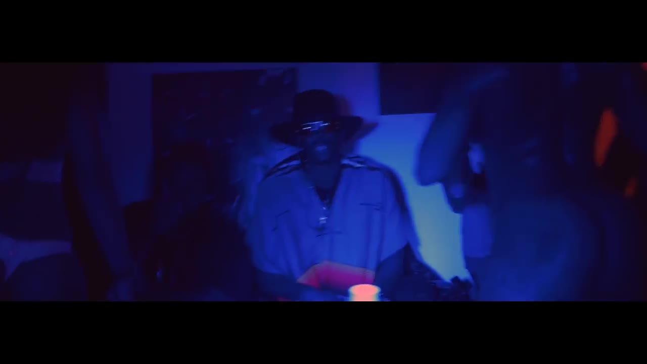 2 Chainz - Lapdance in the Trap House