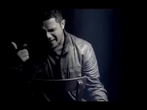 Alejandro Sanz - Regálame la silla donde te esperé