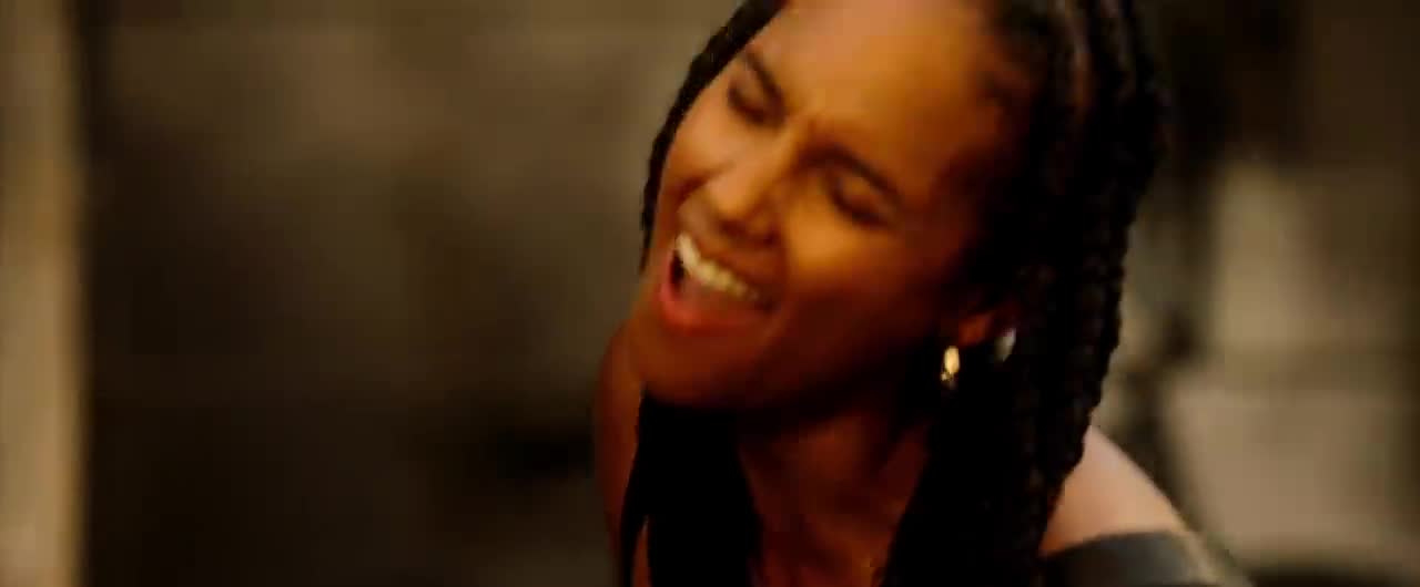 Alicia Keys - Love Looks Better