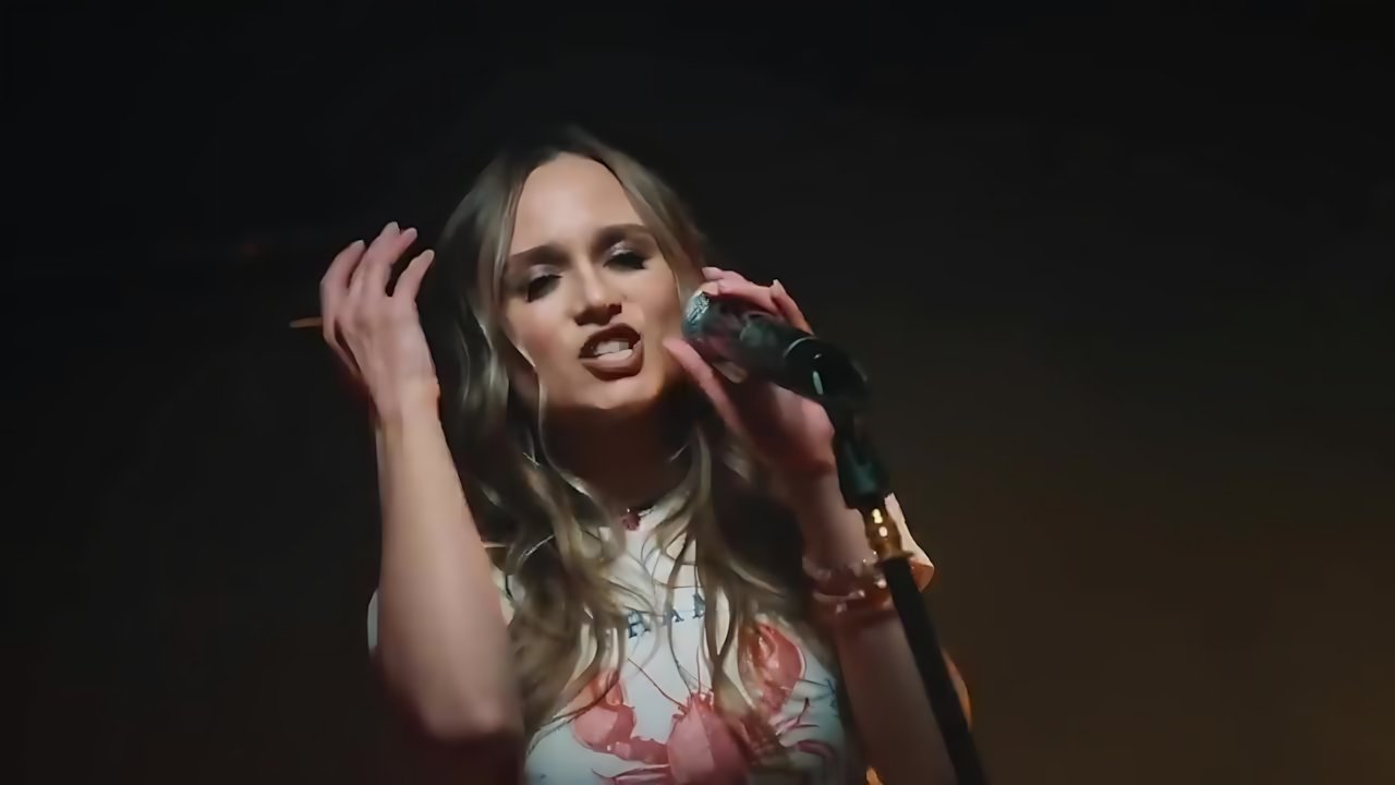 Анастасия Сотникова - Первая любовь