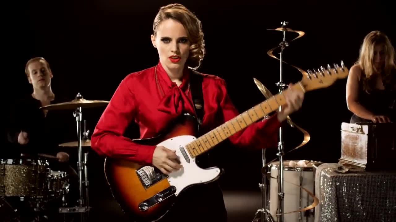 Anna Calvi - Suzanne & I