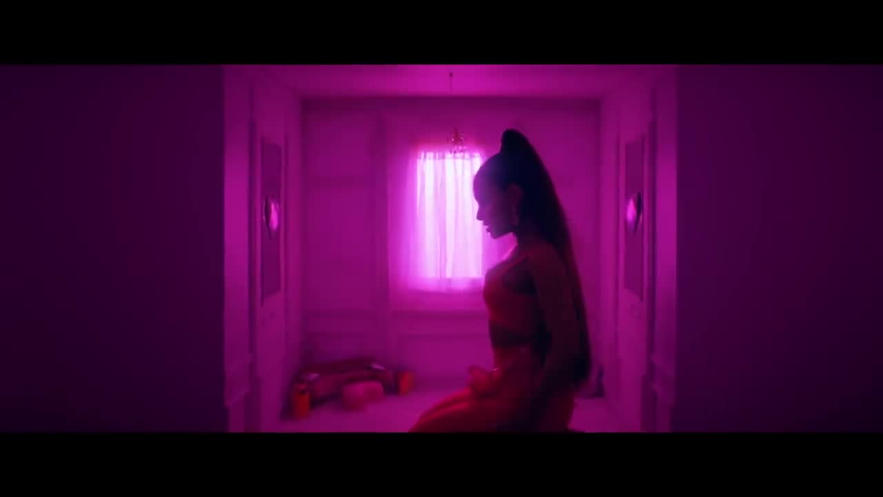 Ariana Grande - 7 rings