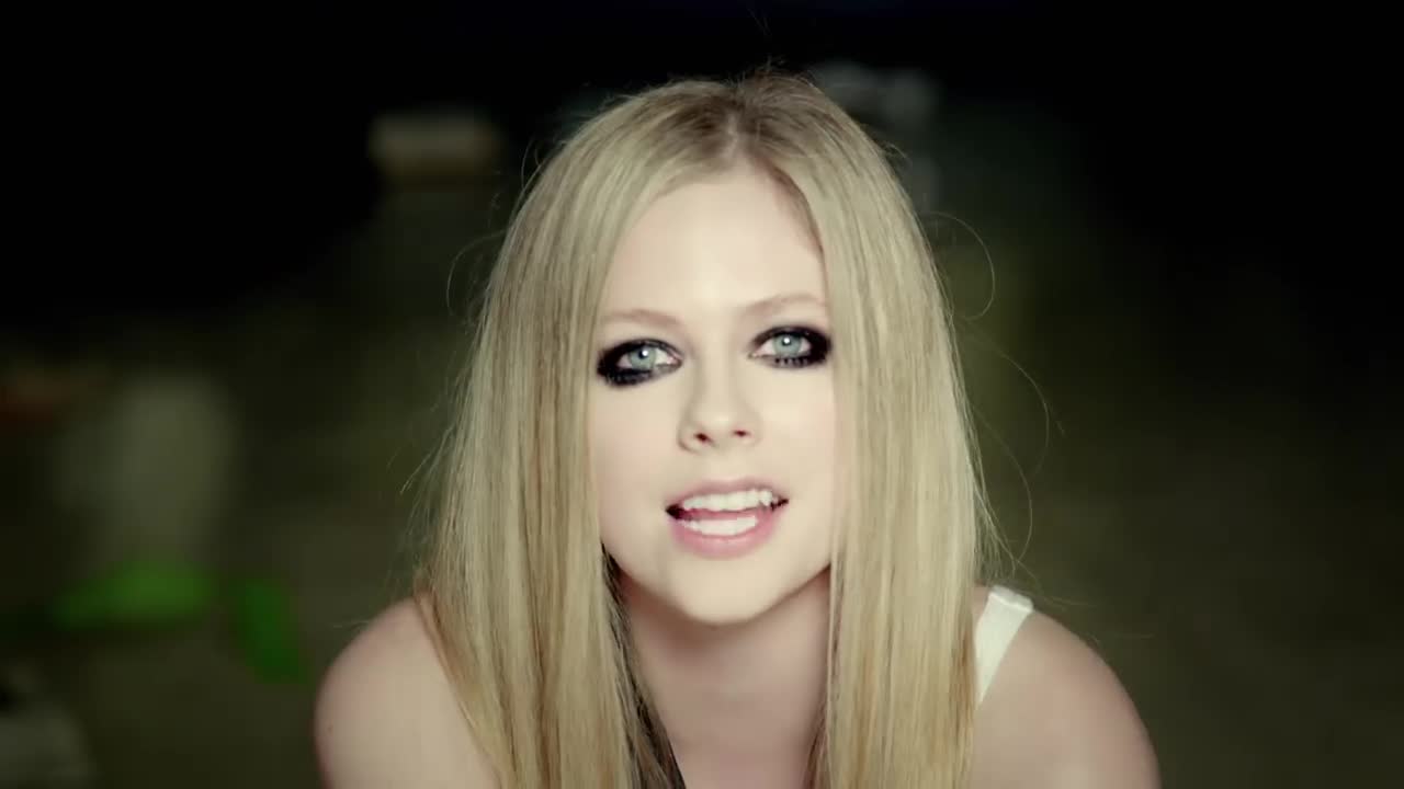 Avril Lavigne - Here's to Never Growing Up