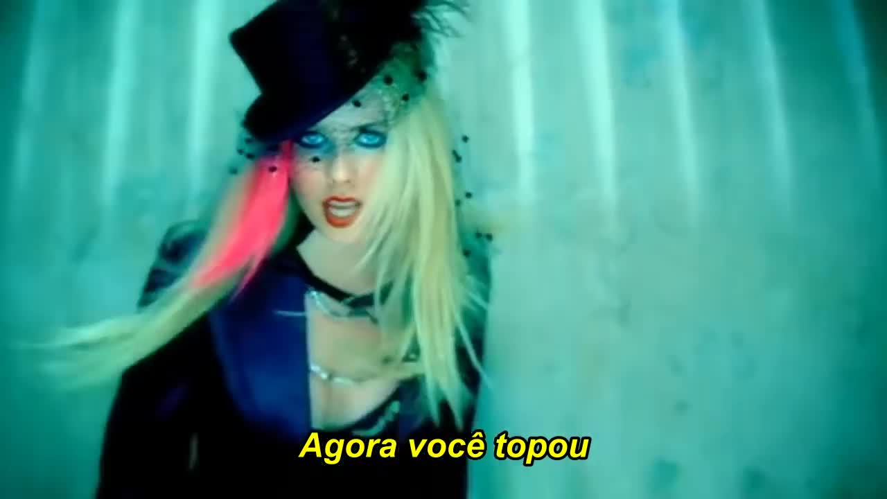 Avril Lavigne - Hot