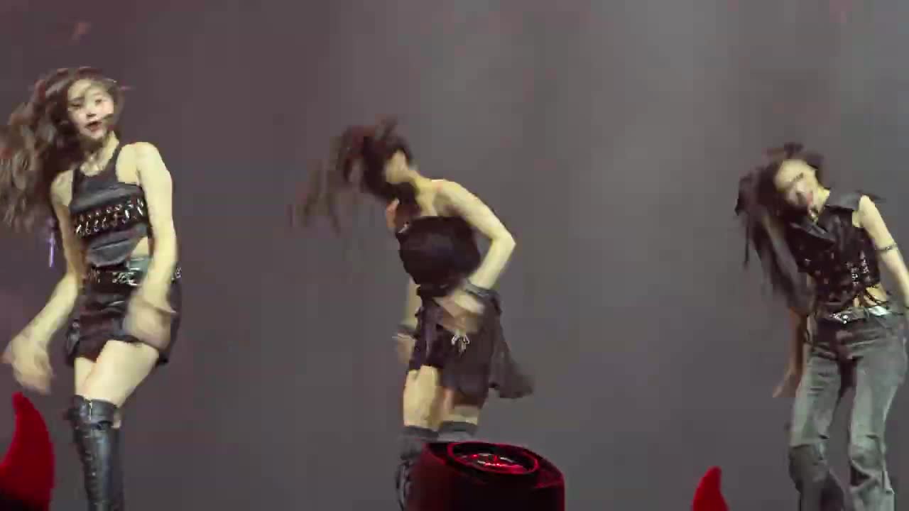 BABYMONSTER - 2NE1 MASHUP