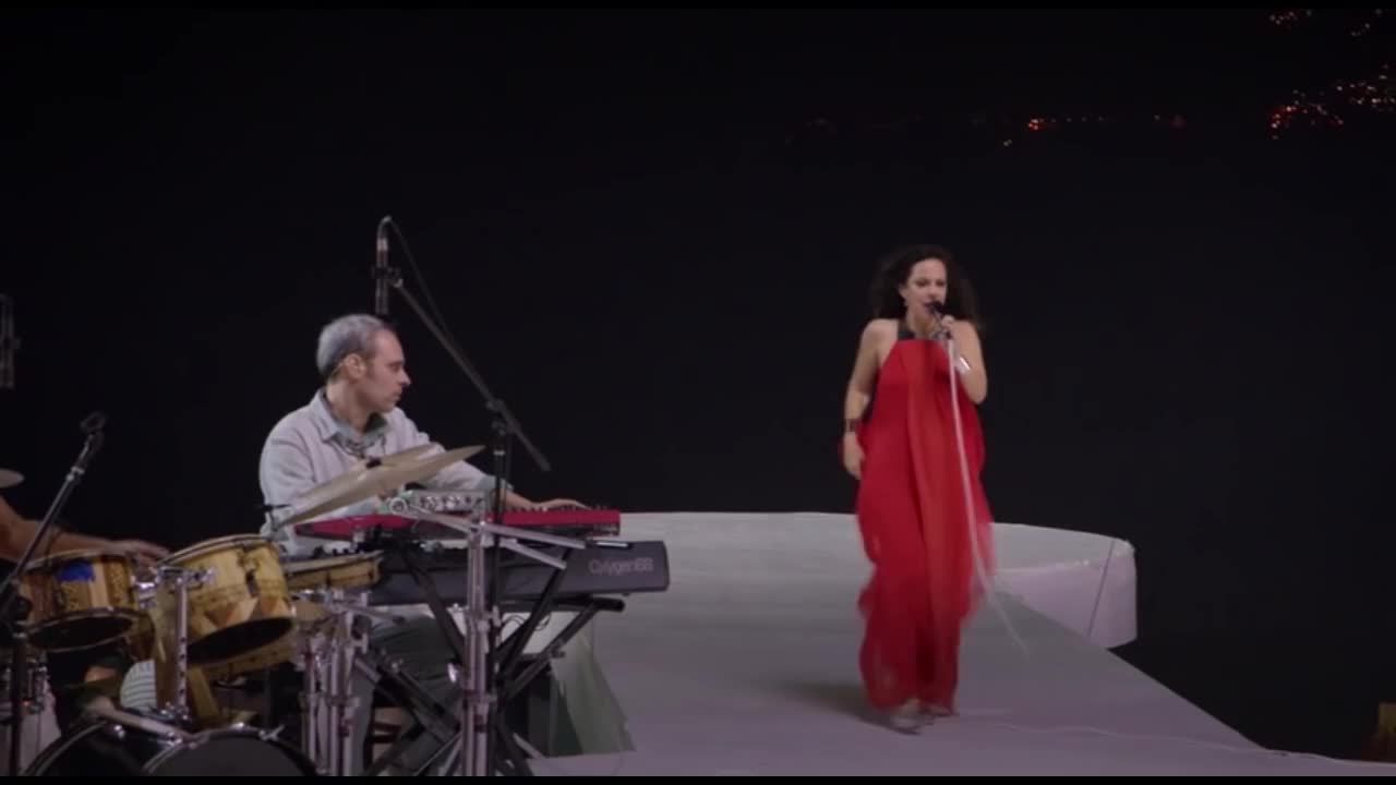 Bebel Gilberto - Aganjú