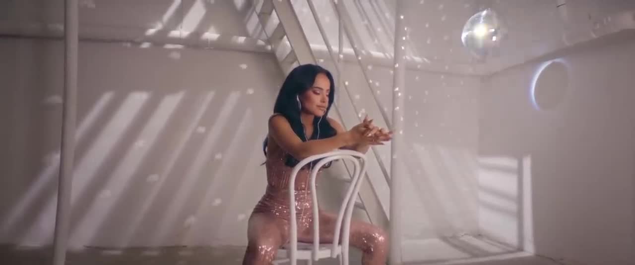 Becky G - En mi contra