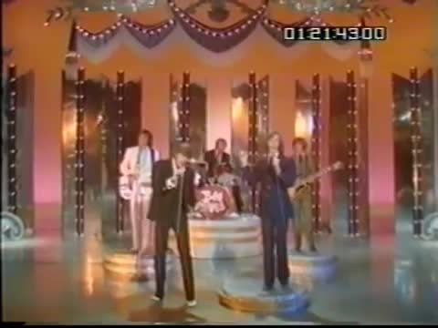 Bee Gees - I've Gotta Get A Message To You