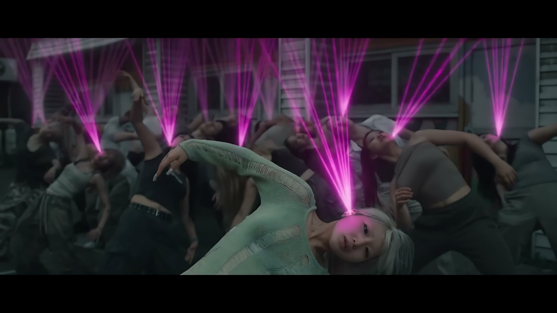 BLACKPINK - ‘뛰어’ M/V