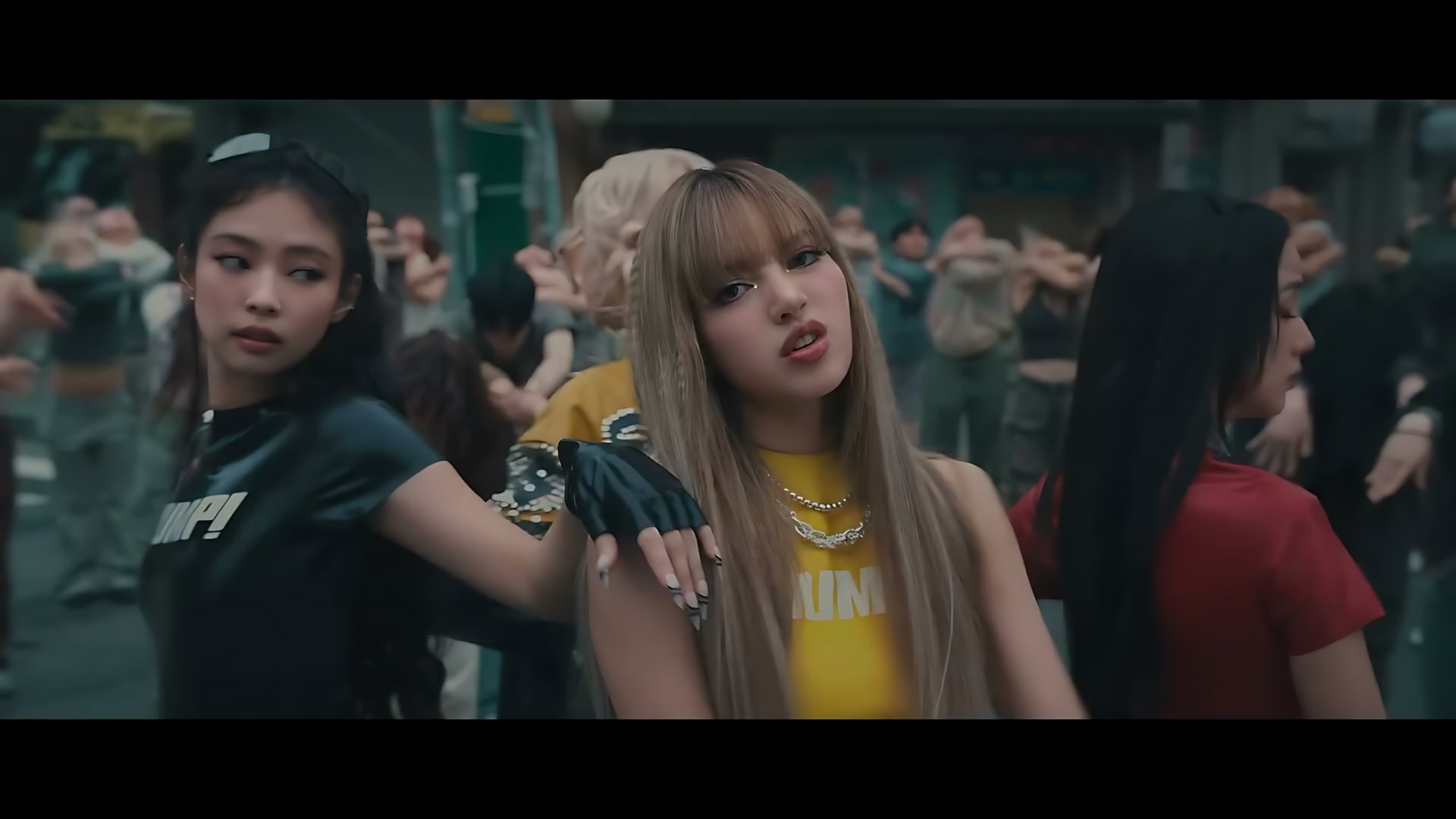 BLACKPINK - ‘뛰어’ M/V