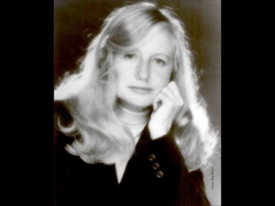 Blossom Dearie - I Walk a Little Faster