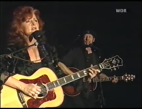 Bonnie Raitt - Dimming of the Day