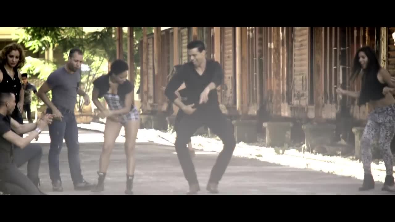 Chayanne - Madre Tierra (Oye)