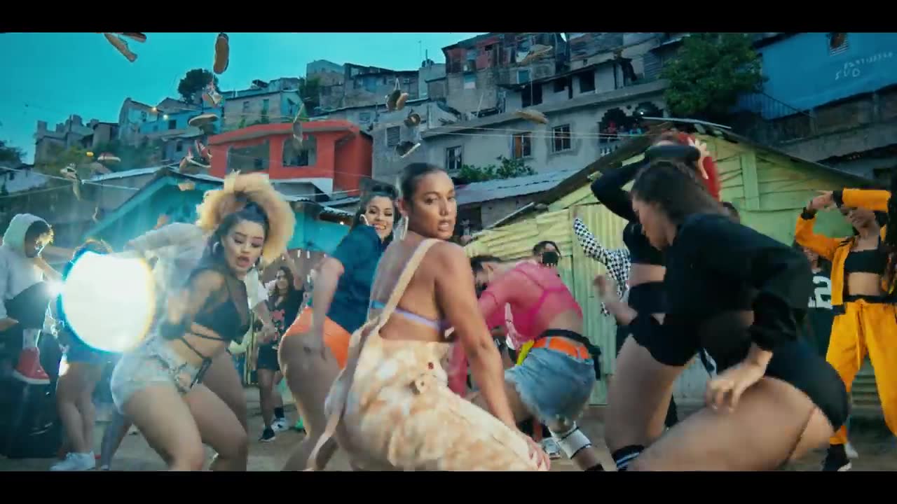 DaniLeigh - Dominican Mami