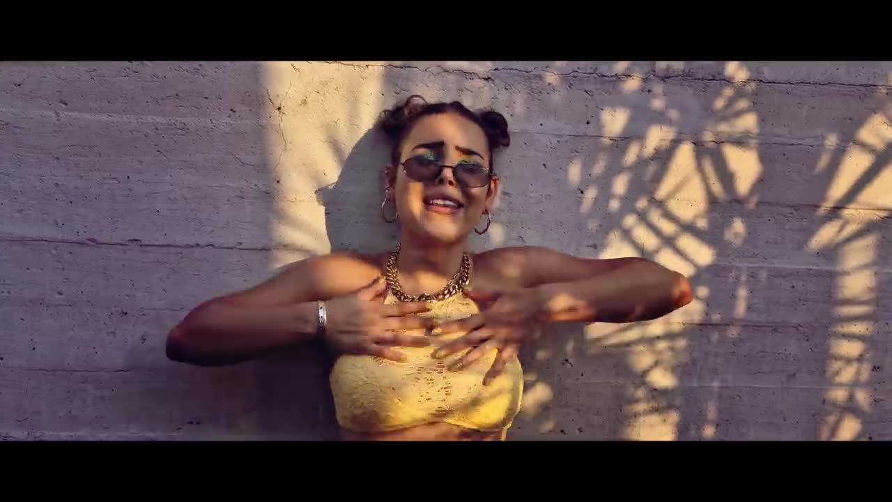 Danna Paola - Sola