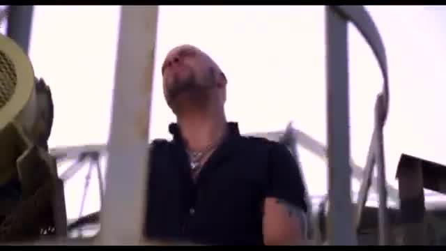 Daughtry - No Surprise