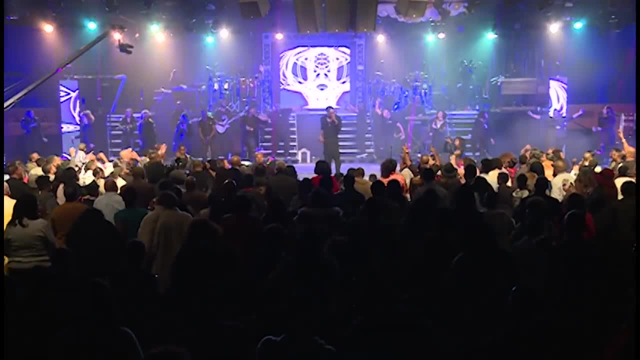 Deitrick Haddon - Worship Medley (Joy of the Lord, Oh the Glory)