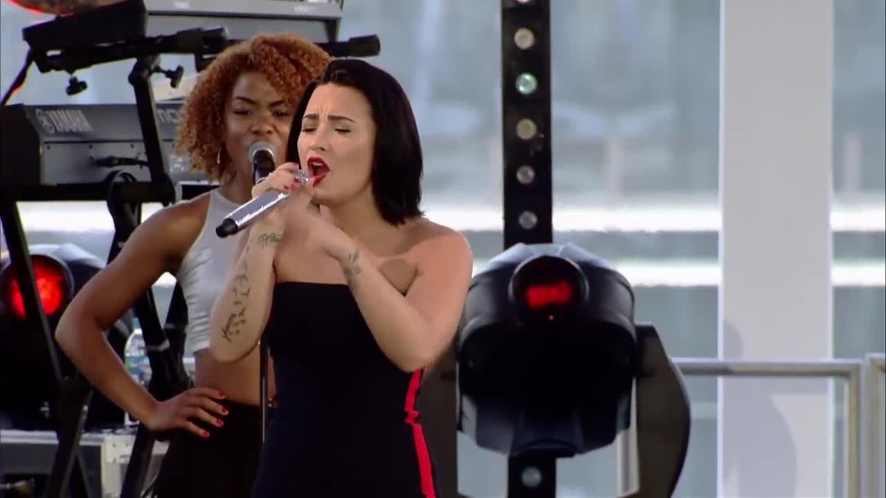 Demi Lovato - Confident