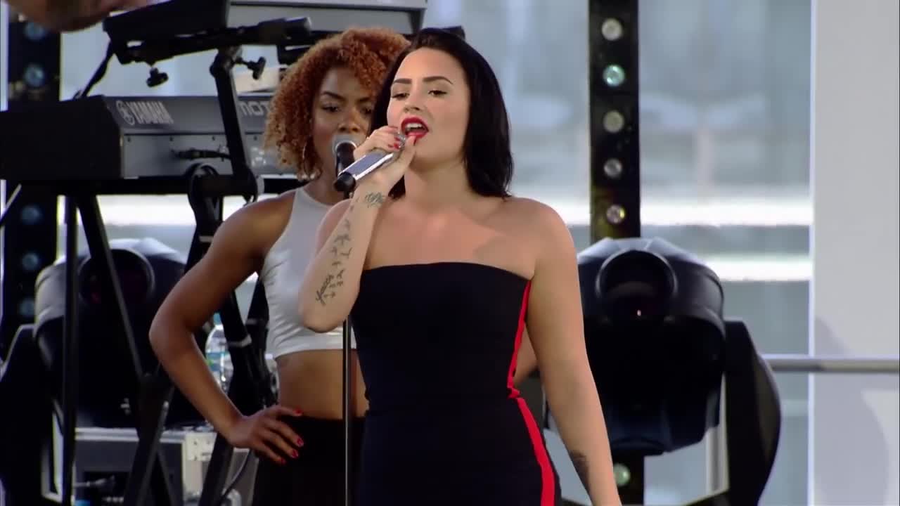 Demi Lovato - Confident