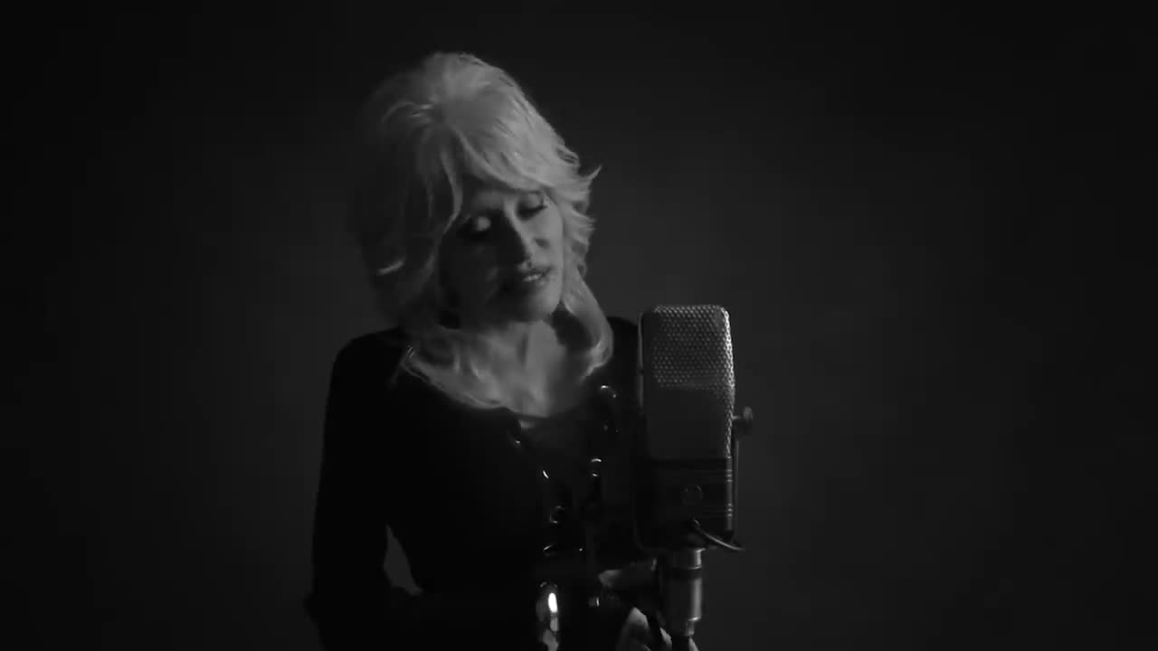 Dolly Parton - Girl in the Movies