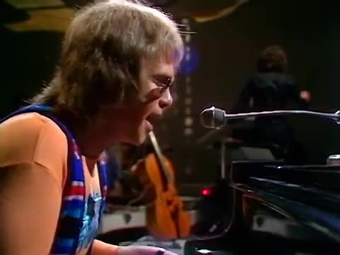 Elton John - Border Song