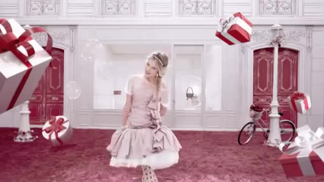 Florrie - Sunday Girl (Nina L’Elixir advert)