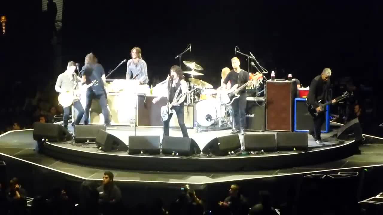 Foo Fighters - Detroit Rock City (Kiss cover)