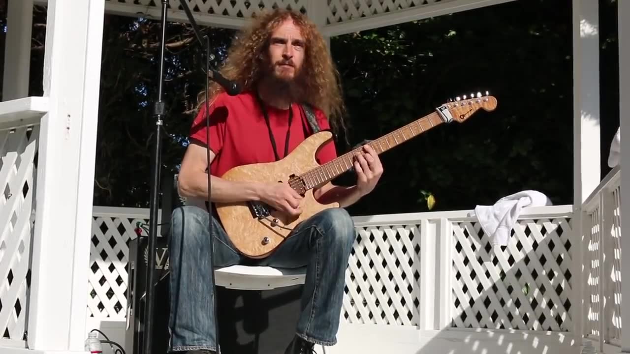 Guthrie Govan - Waves