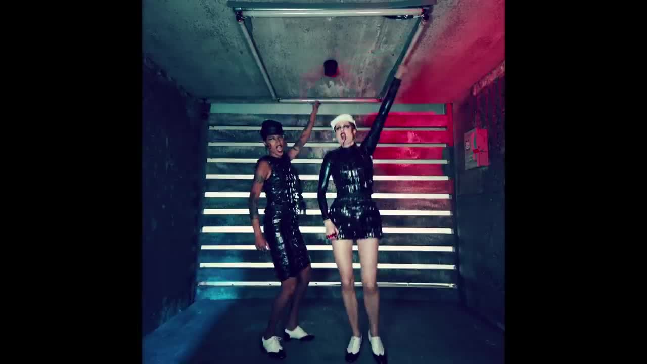 Icona Pop - Emergency