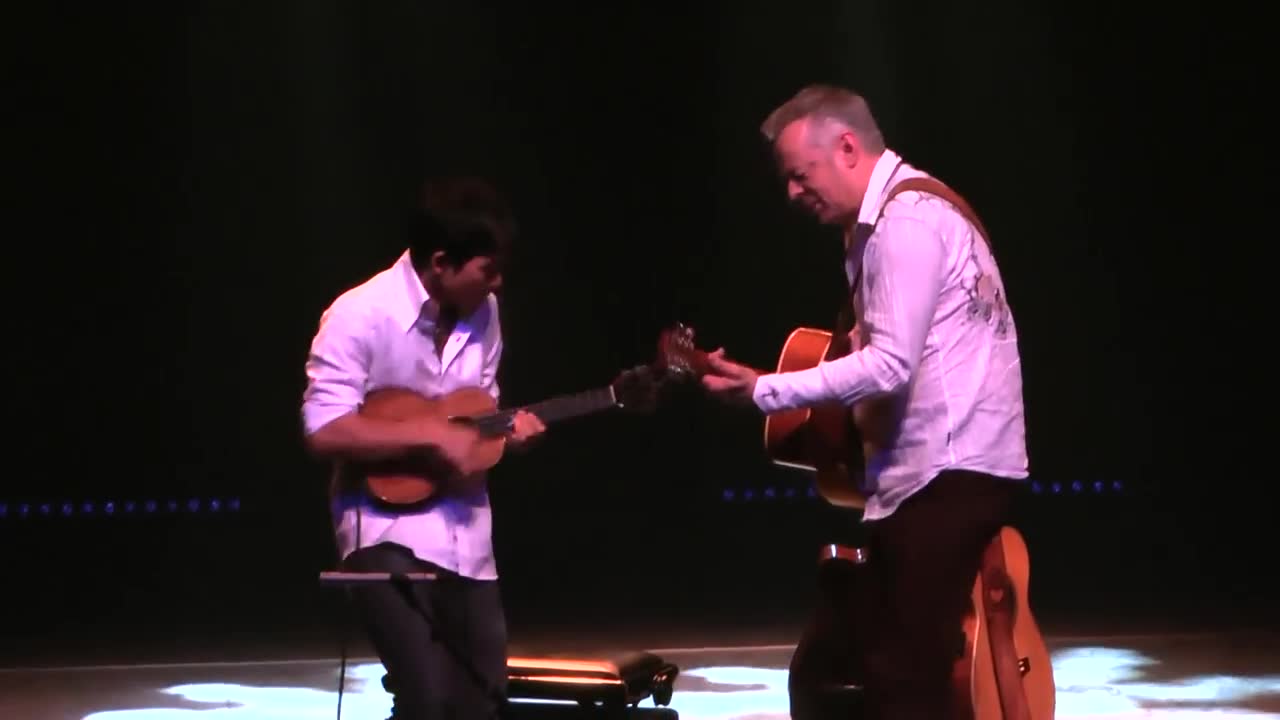 Jake Shimabukuro - While My Guitar Gently Weeps