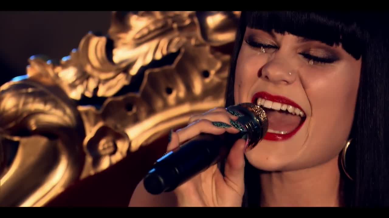 Jessie J - Domino