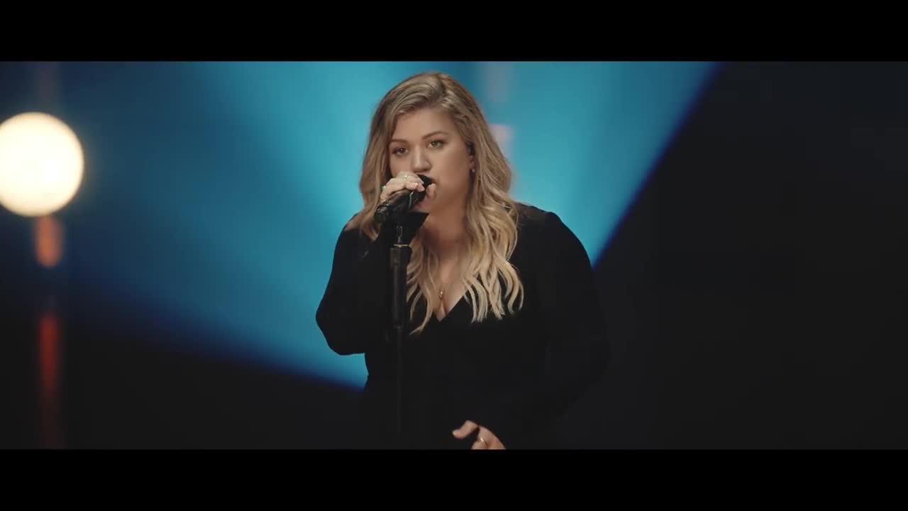 Kelly Clarkson - Love So Soft