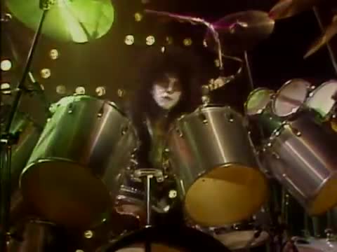 KISS - I Love It Loud