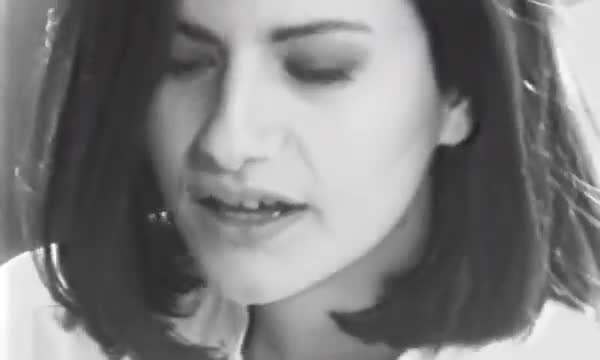 Laura Pausini - Strani amori