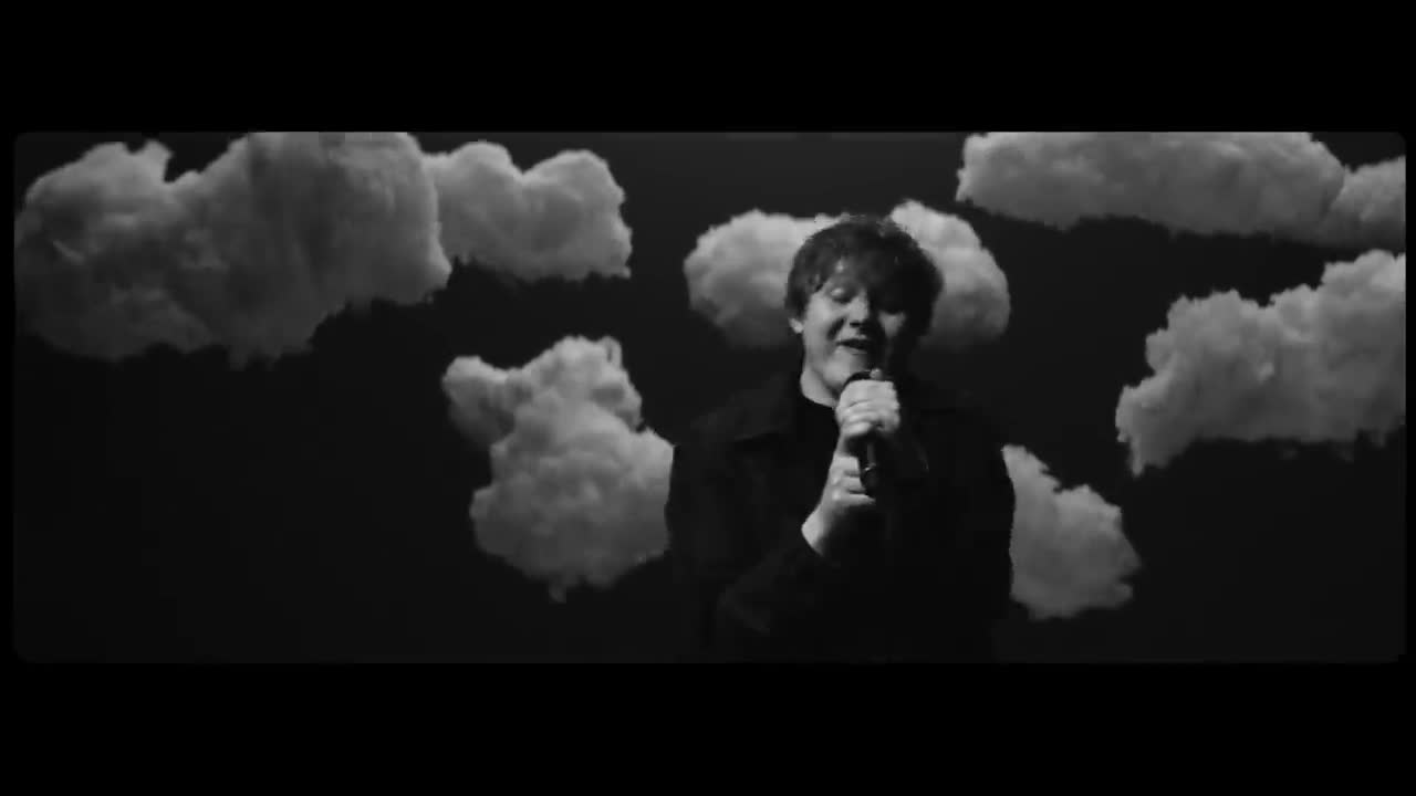 Lewis Capaldi - Hold Me While You Wait