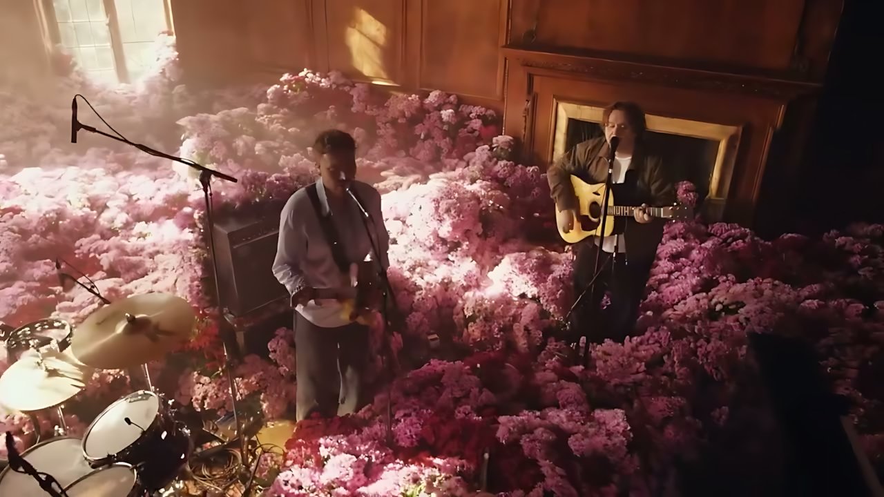 Lewis Capaldi - Survive