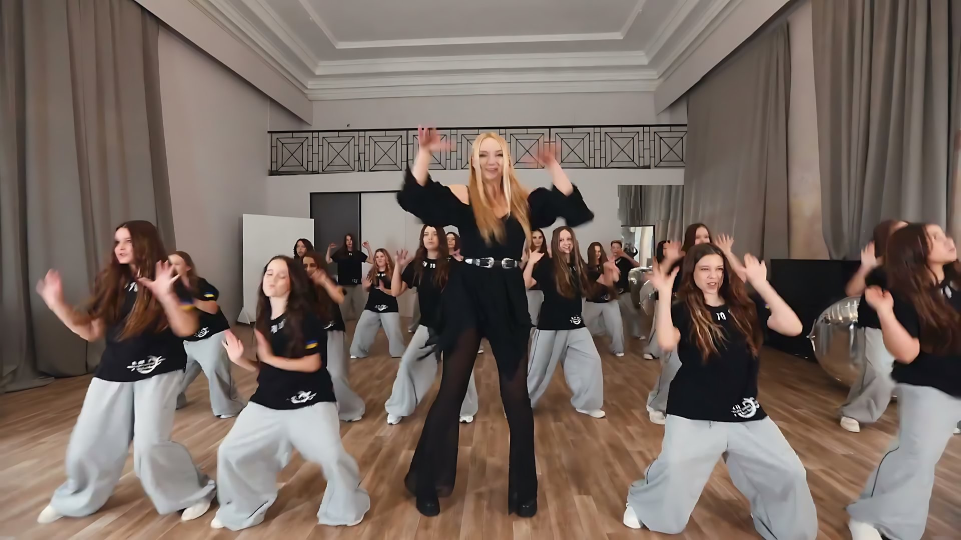 ЛЮСЯ КАВА - Свято