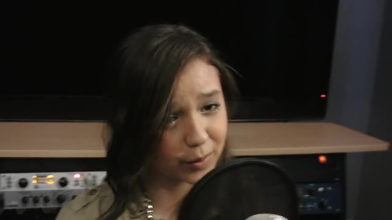 Maddi Jane - Just the Way You Are (acoustic)