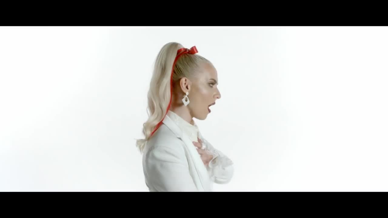 Madilyn Bailey - Red Ribbon