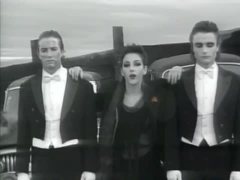 Mecano - No es serio este cementerio