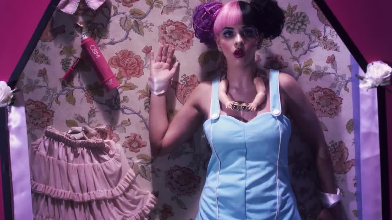 Melanie Martinez - Dollhouse