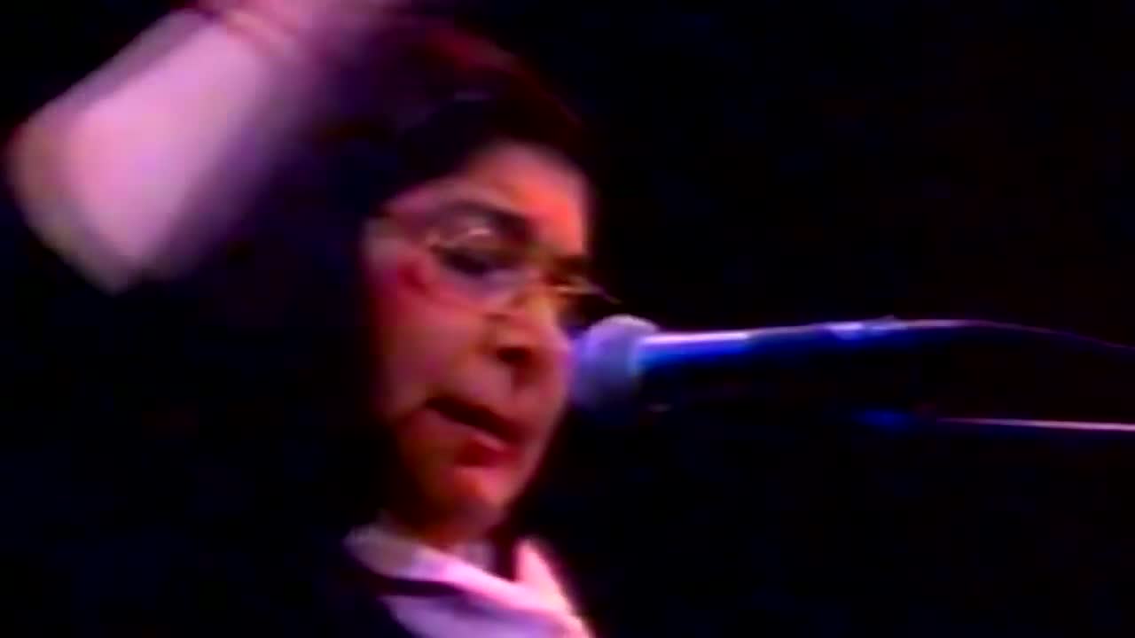 Mercedes Sosa - Honrar la vida