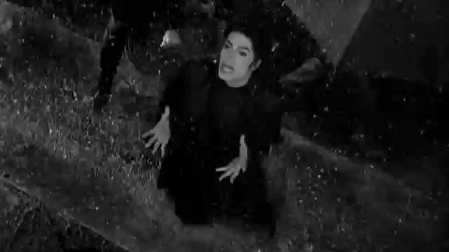 Michael Jackson - Stranger in Moscow