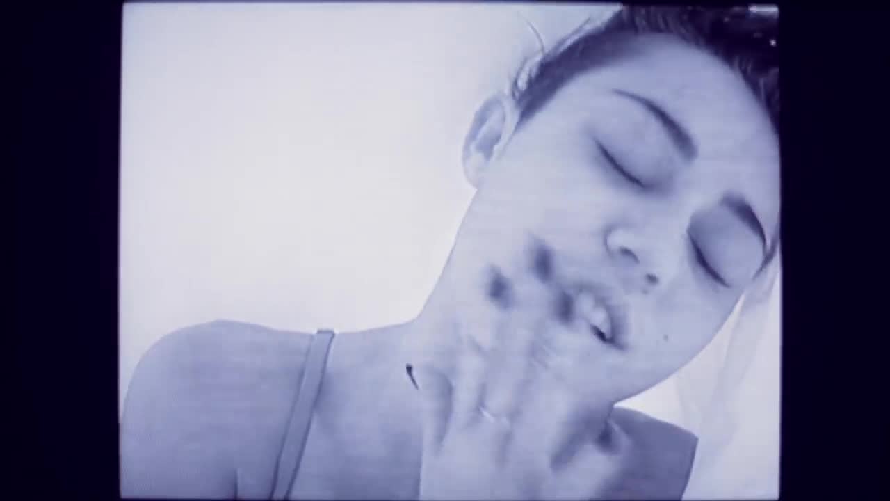 Miley Cyrus - Adore You