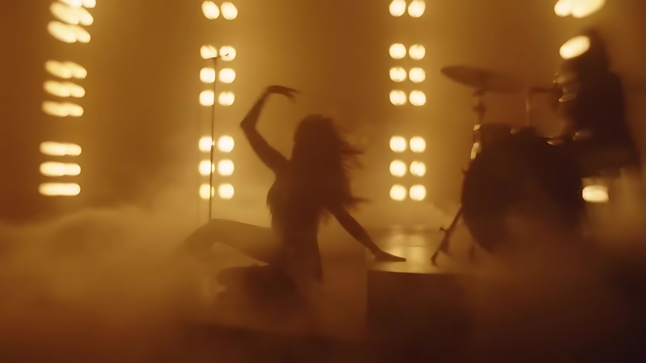 Miley Cyrus - End of the World