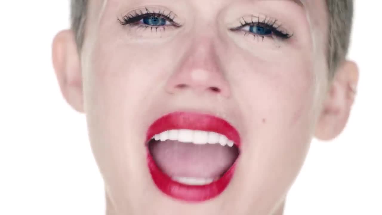 Miley Cyrus - Wrecking Ball