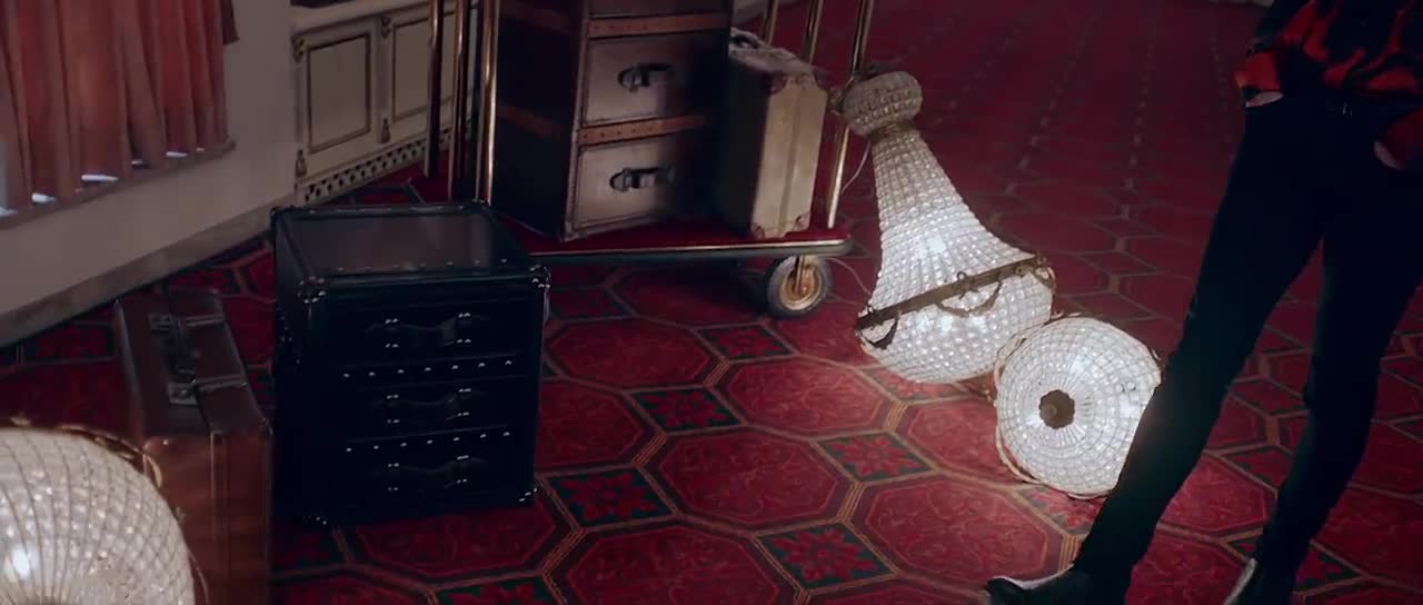 MONSTA X - WHO DO U LOVE?