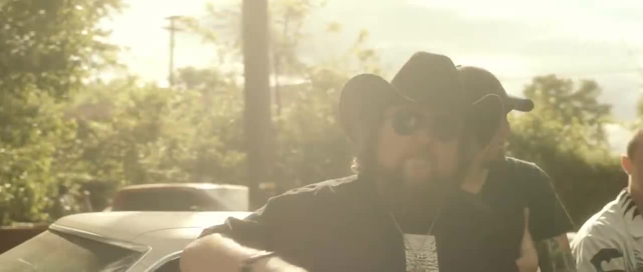 Moonshine Bandits - We All Country