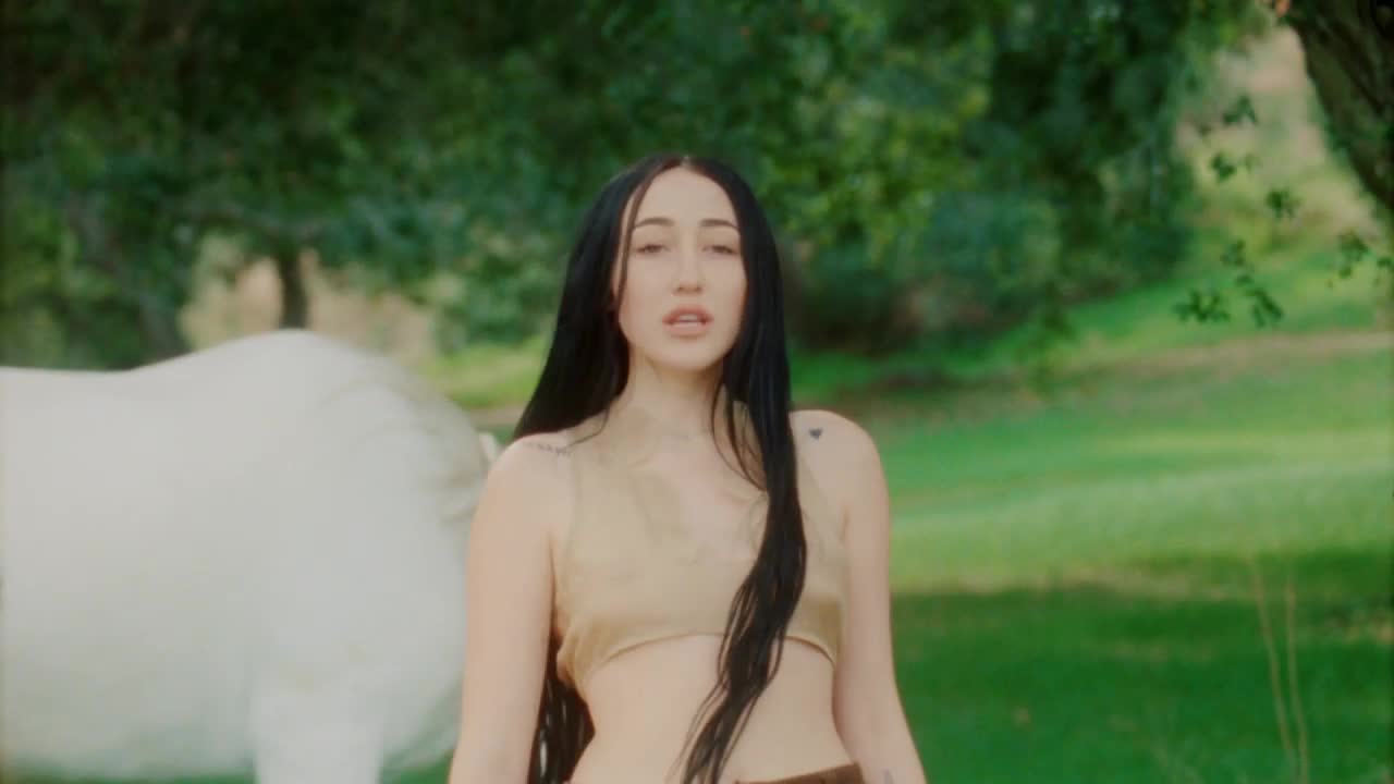 Noah Cyrus - I Got So High That I Saw Jesus